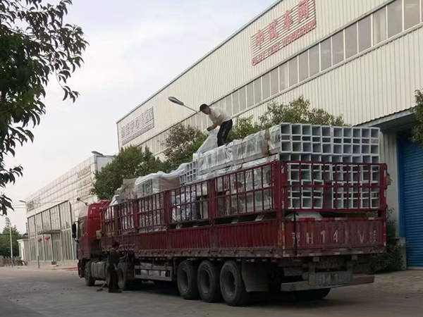 日產(chǎn)300噸<a href=http://m.58fn.cn/product/ target=_blank class=infotextkey>玉米深加工設備</a>發(fā)貨現(xiàn)場